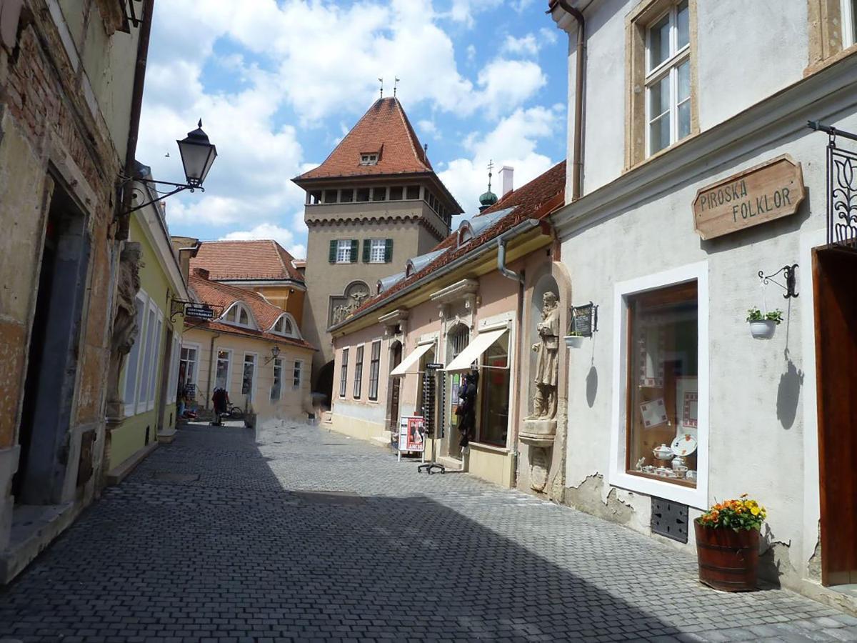 Hosoek Tornya Apartman Kőszeg Exteriör bild